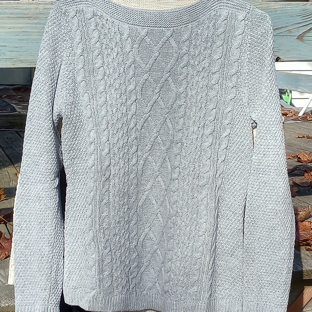 Croft & Barrow Light Gray Cable Knit Sweater